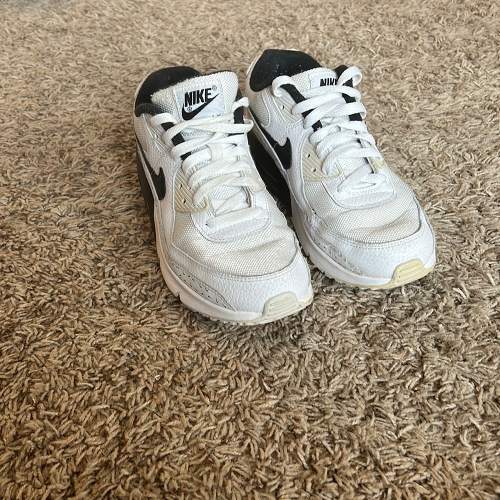Nike air maxes